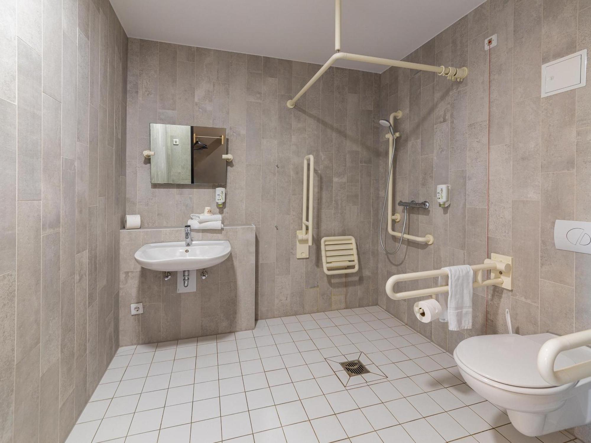 B&B Hotel Essen-City ภายนอก รูปภาพ